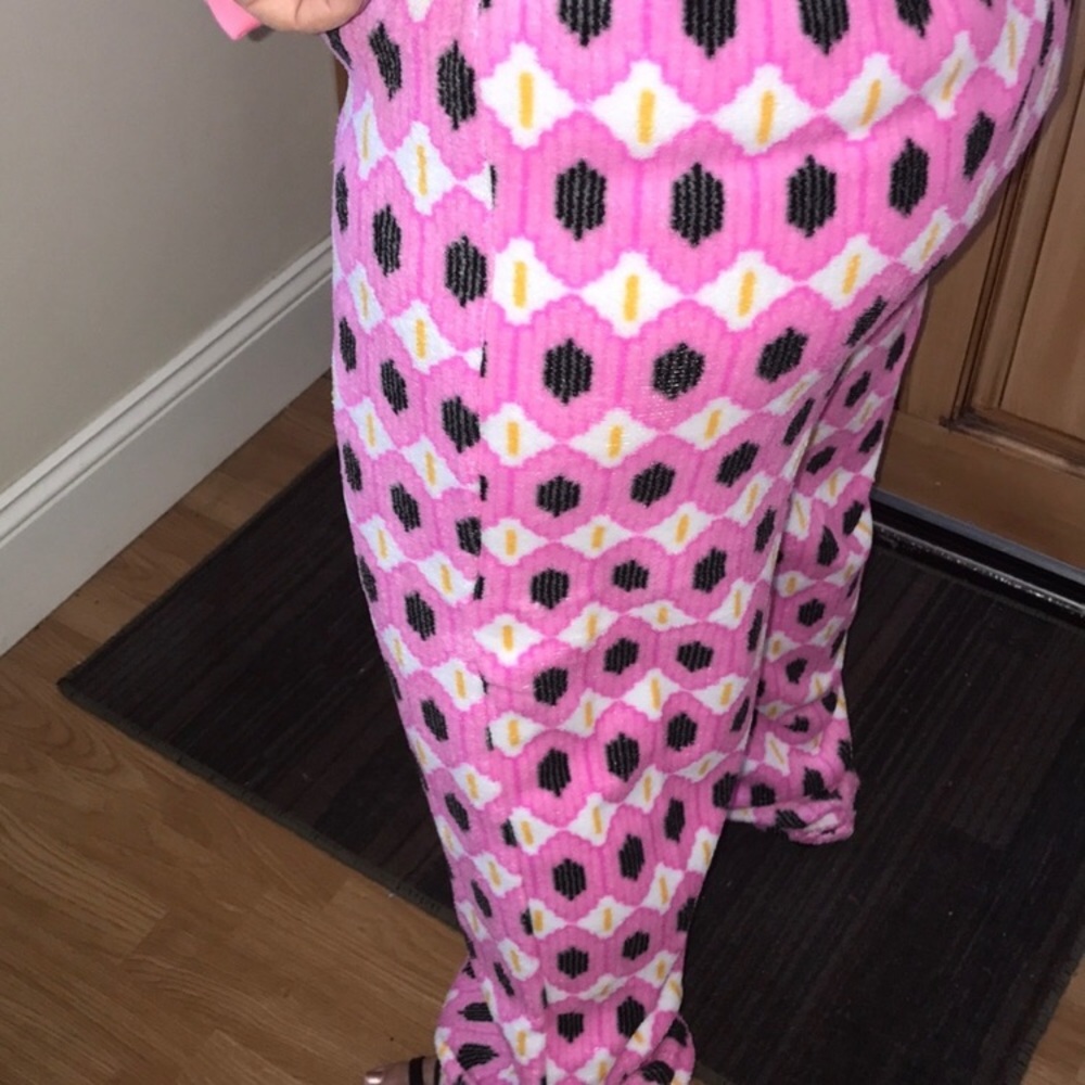 Major sale $11 was $15 New pink Geometric plush sleep pant size M barbie core